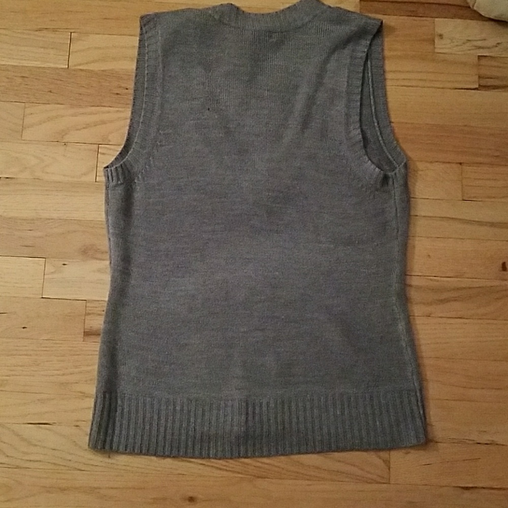 NWT Gray V-neck Sweater Vest - Large - Picture 4 of 4